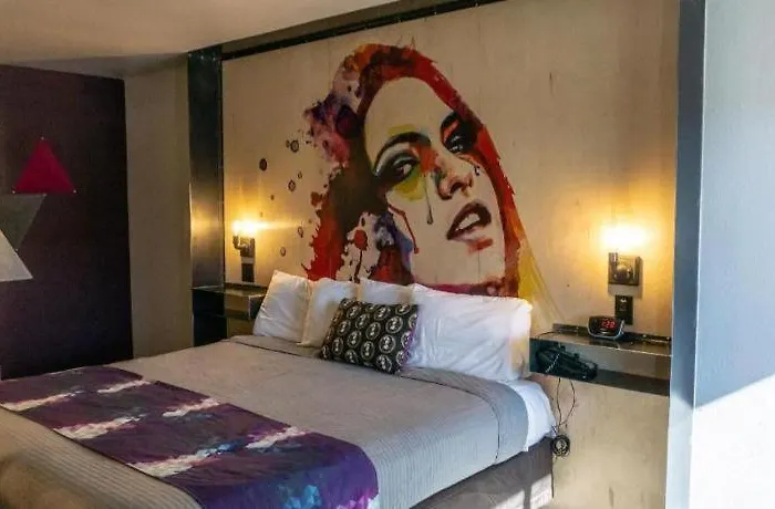Motel Downtown 3*