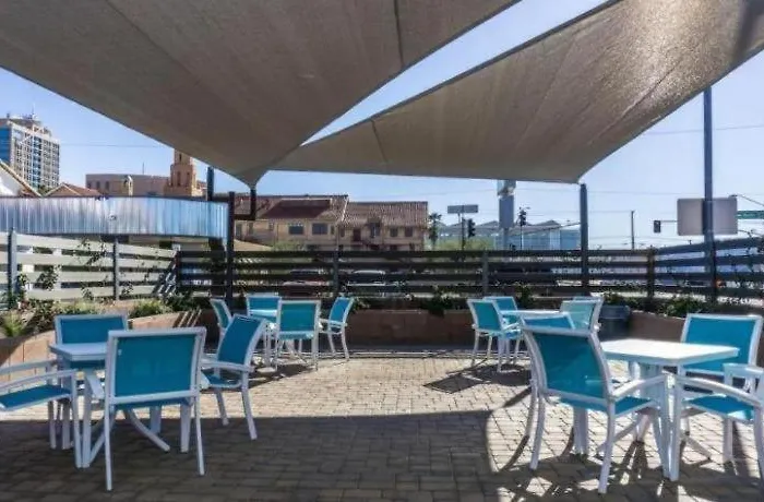 Downtown 3*