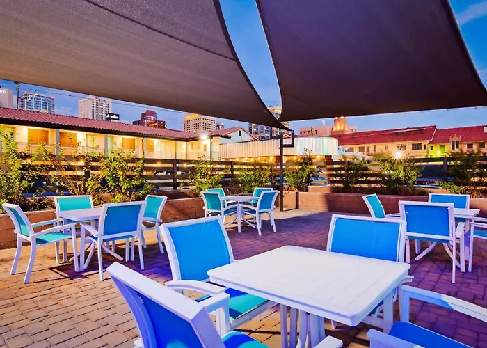Downtown 3*