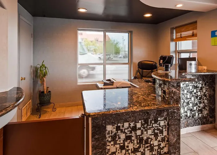 Motel Downtown 3*