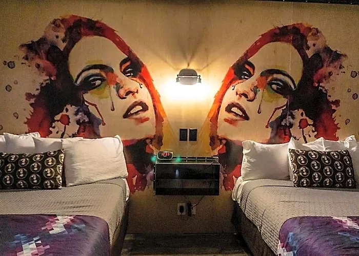 Motel Downtown 3*