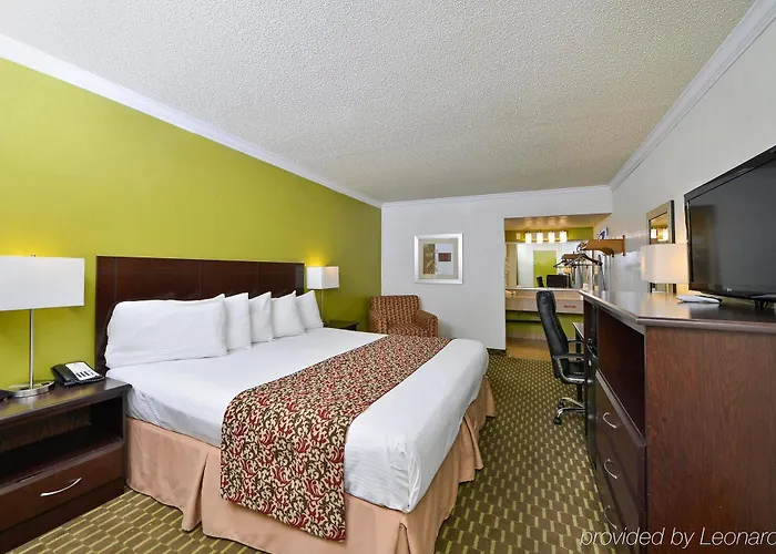Downtown 3*