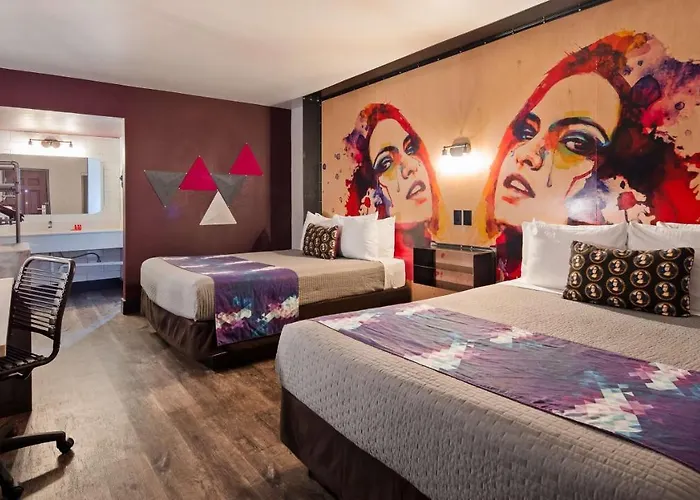 Downtown 3*